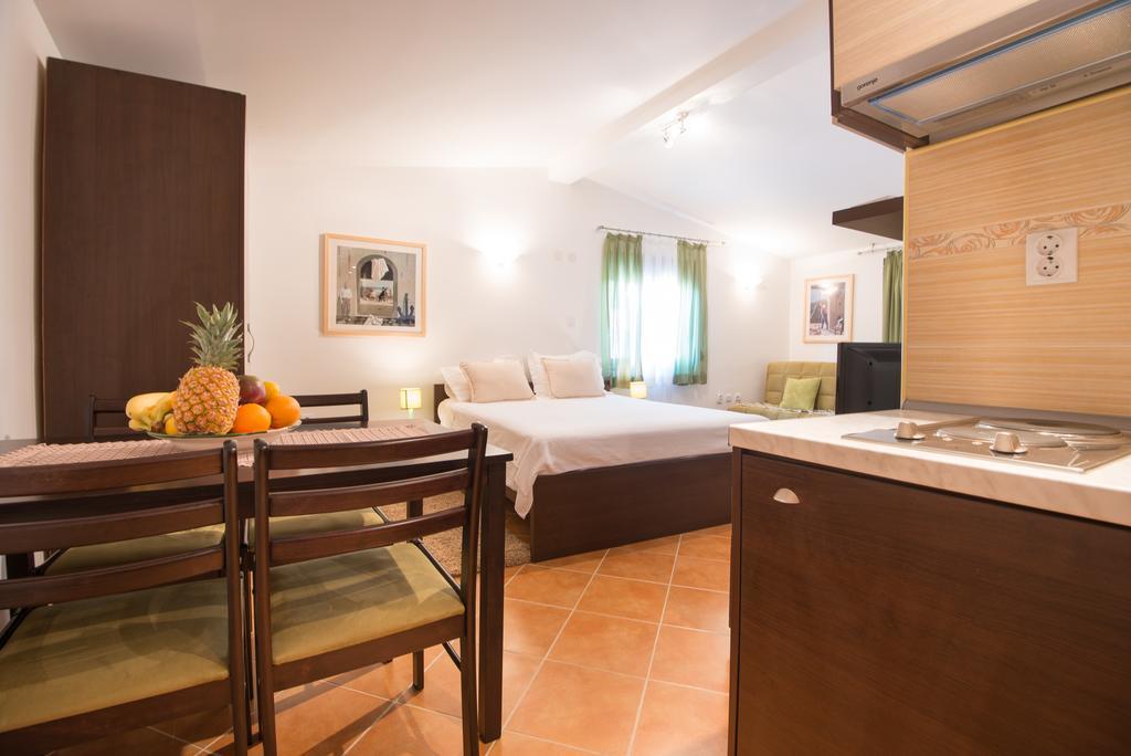 Apartments Babilon Kotor Buitenkant foto