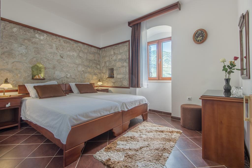 Apartments Babilon Kotor Buitenkant foto