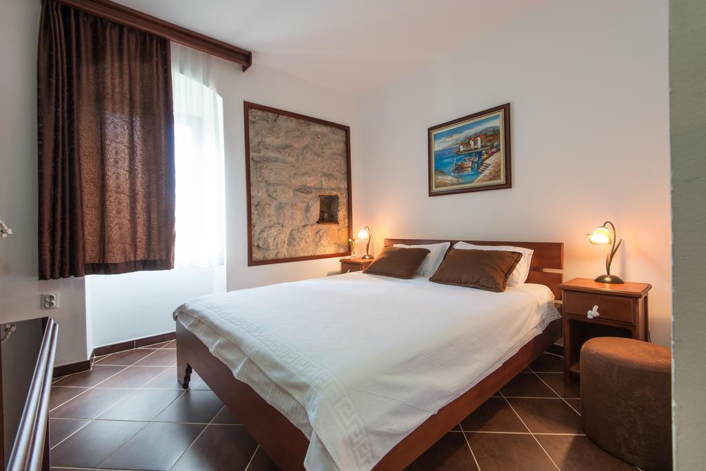 Apartments Babilon Kotor Buitenkant foto